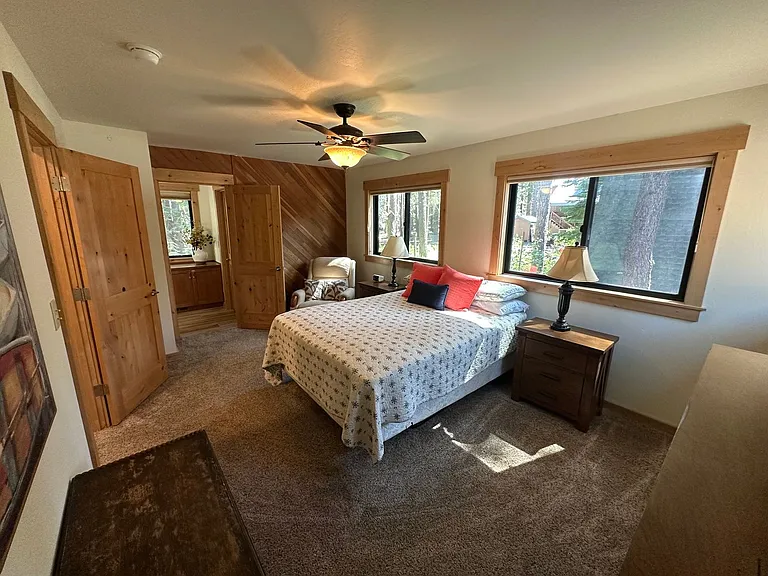 15891 Northwoods Blvd — Photo 17
