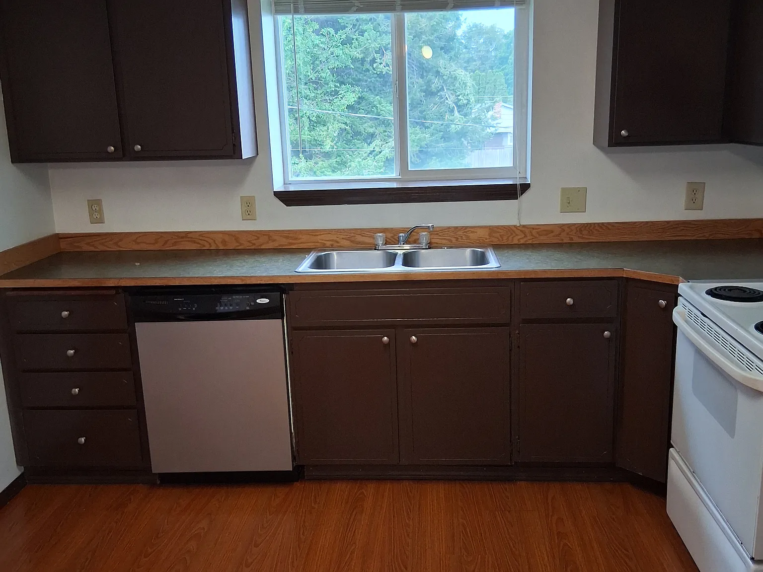 7717 E Maxwell Ave — Photo 2