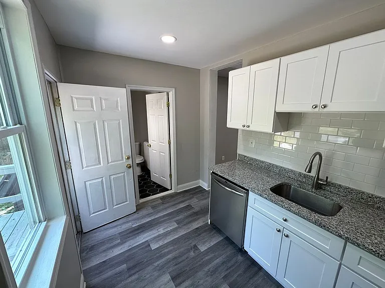 3010 White Ave #B — Photo 9