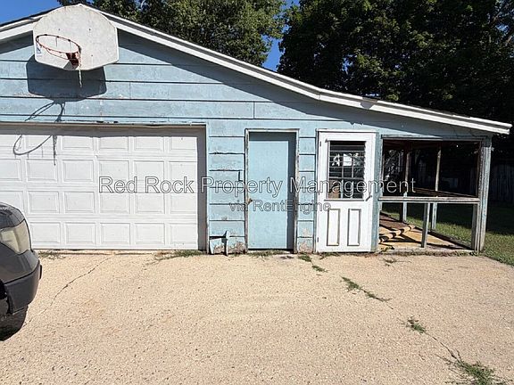 3rd image of 1311 W Jackson St