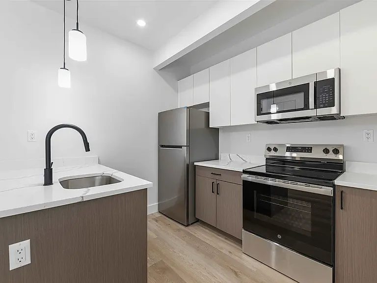 89-25 162nd St #501 — Photo 8