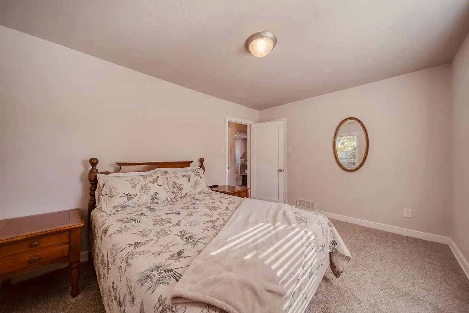 4 bed, 2.0 bath, 893 sqft, $2,335 — Photo 3