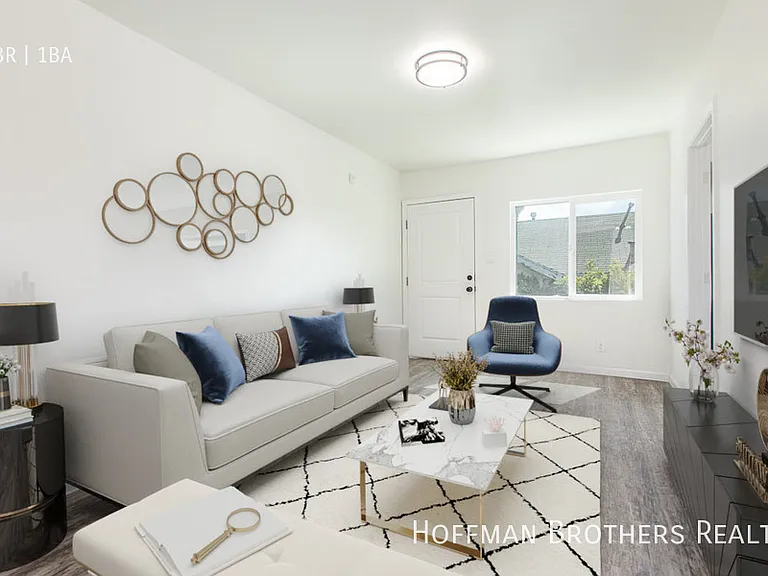 2632 1/4 Arvia St — Photo 3