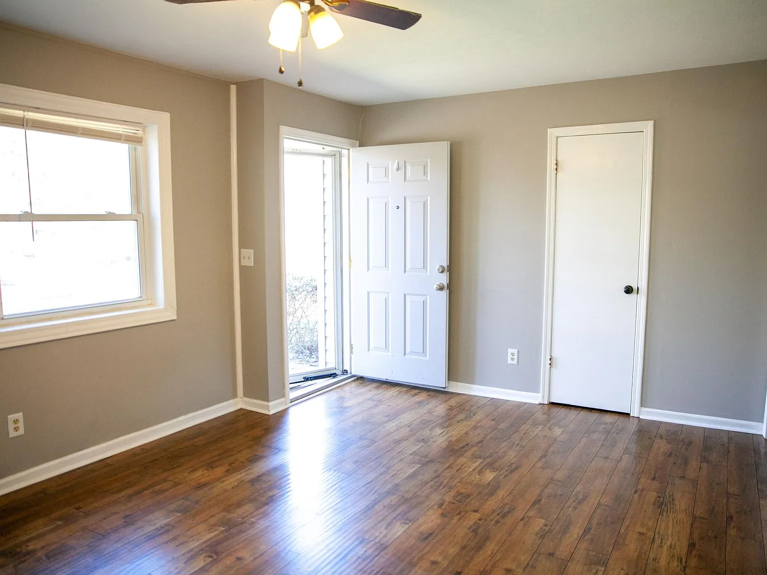 3 bed, 1152 sqft, $1,695 — Photo 3