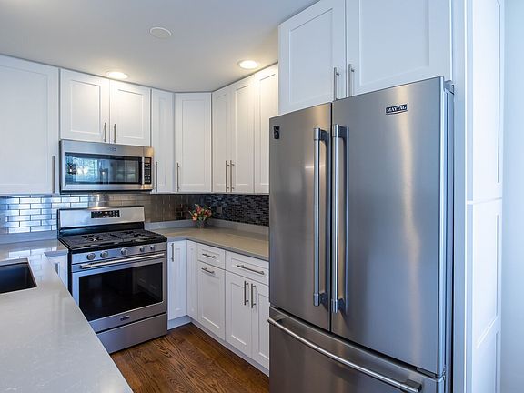 3rd image of 1442 W Orchard Pl #1442
