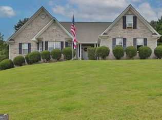 1403 Shiloh Oak Dr, Loganville, GA 30052