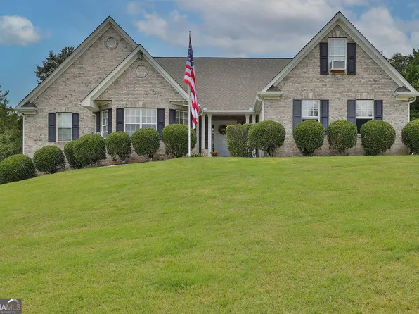 1403 Shiloh Oak Dr, Loganville, GA 30052