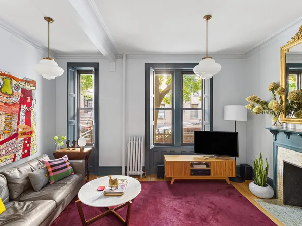 210 West 21st Street image 1 of 10