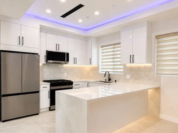 14938 Chatsworth St, Mission Hills, CA 91345