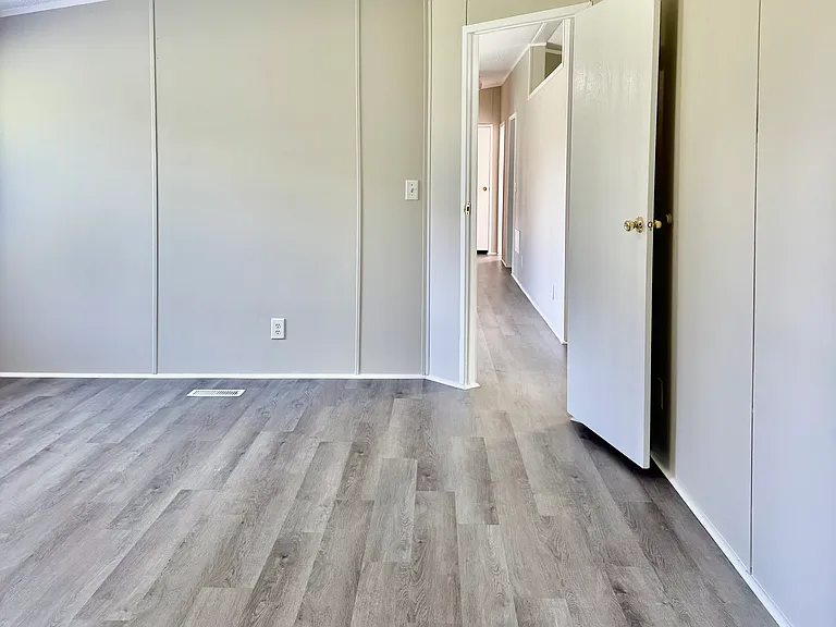 210 White Pine Dr — Photo 10