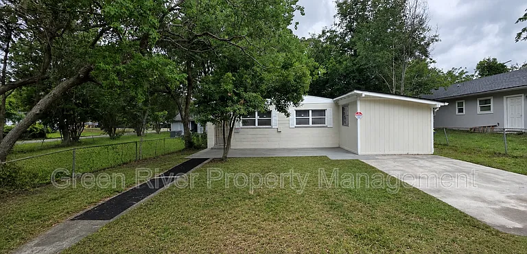 8910 Adams Ave — Photo 1