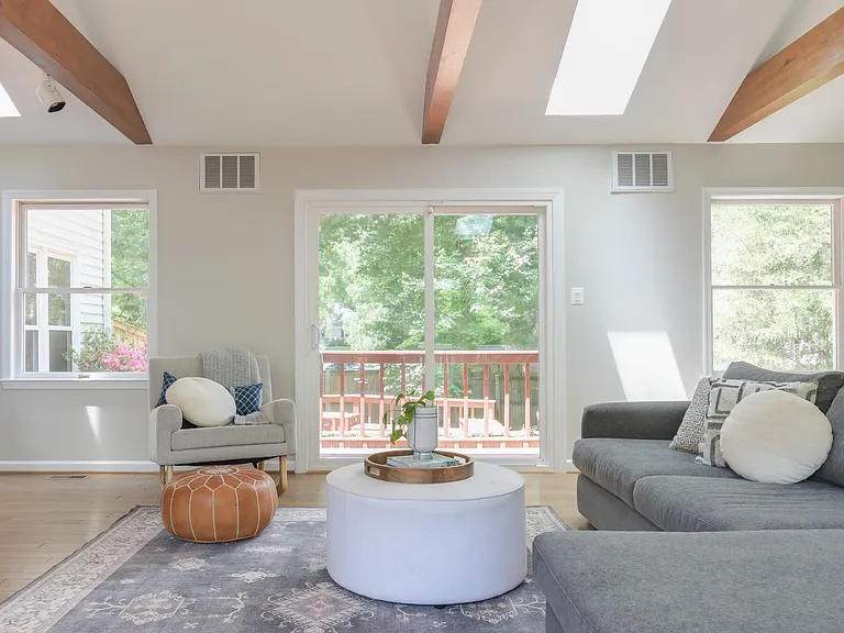 701 Ridge Dr — Photo 6