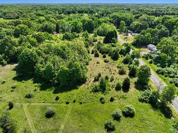 V L Sawyer Rd, Sawyer, MI 49125