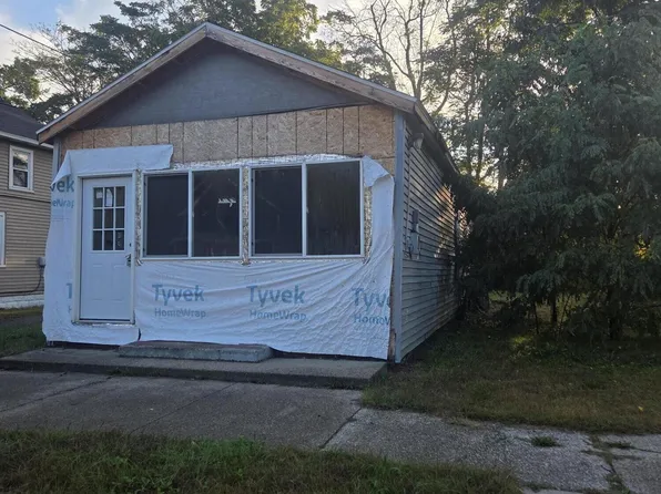1650 Beidler St, Muskegon, MI 49441