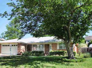1817 Melody Ln, Ardmore, OK 73401