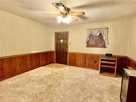 3rd image of 1672 Hope Dr