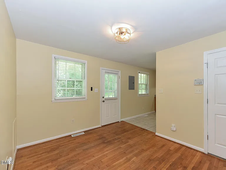 852 Hadley Rd — Photo 10