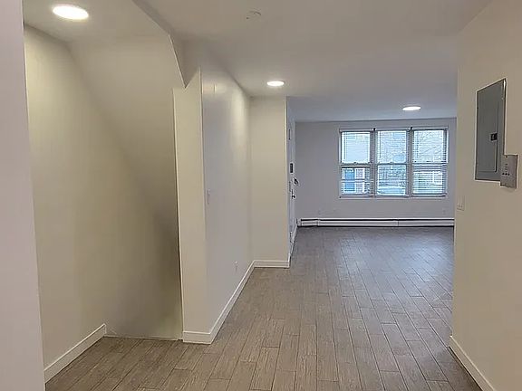 4th image of 28-39 49th St #1A