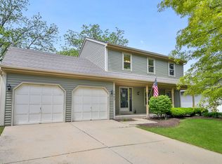 1553 Marquette Ave, Naperville, IL 60565