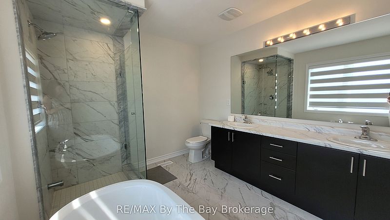 Wasaga Beach House for rent - 4 Bedrooms — photo 11