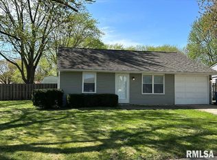 1829 Stonehenge Rd, Springfield, IL 62702