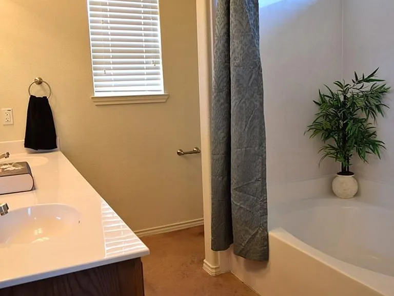 2711 Tara Dr — Photo 9