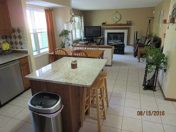 Island to family room
