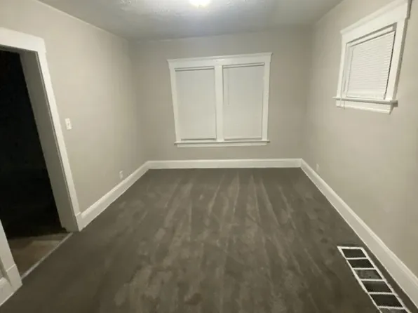 10724 Kimberley Ave, Cleveland, OH 44108