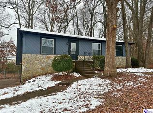 1427 Catalpa Dr, Radcliff, KY 40160