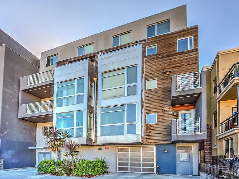 6521 San Pablo Ave #201 — Photo 1