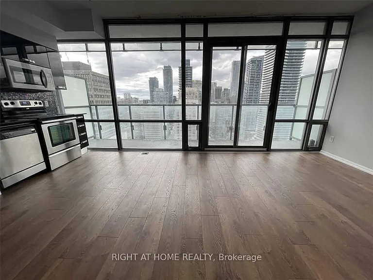 37 Grosvenor St #2905 — Photo 16