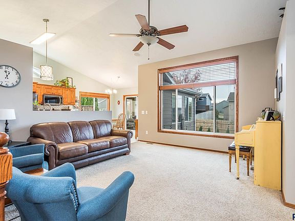5th image of 5813 W Hemlock Dr