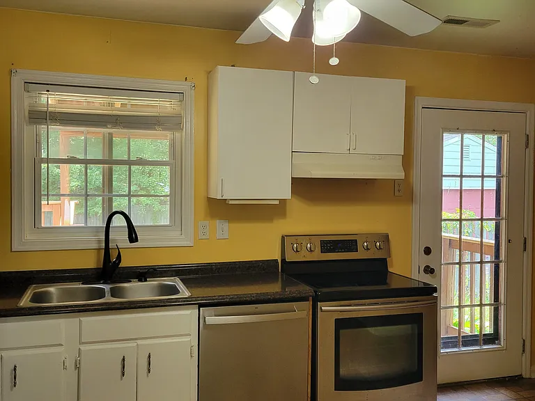 10503 Rollingway Ct — Photo 4
