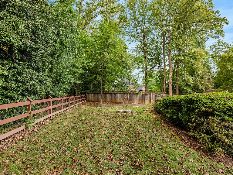 615 Kearney Ct SW — Photo 51