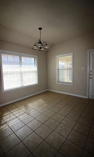3744 Essen Loop — Photo 3