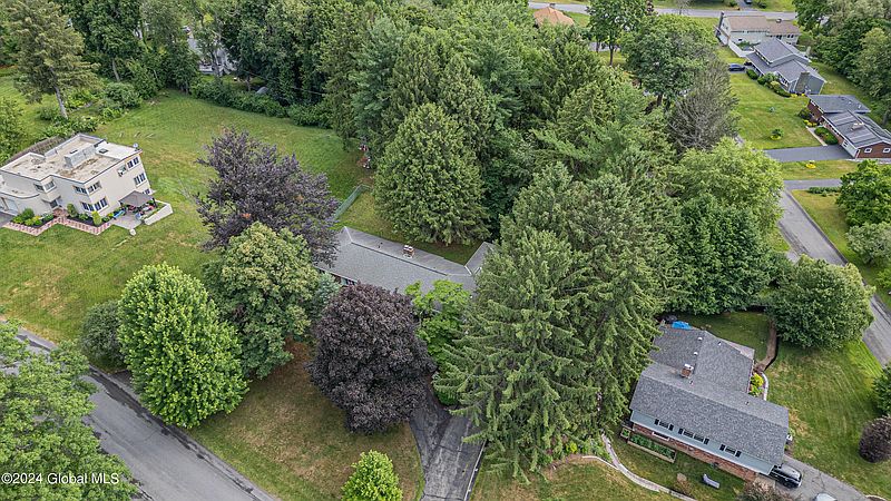 3rd image of 2489 Hilltop Road