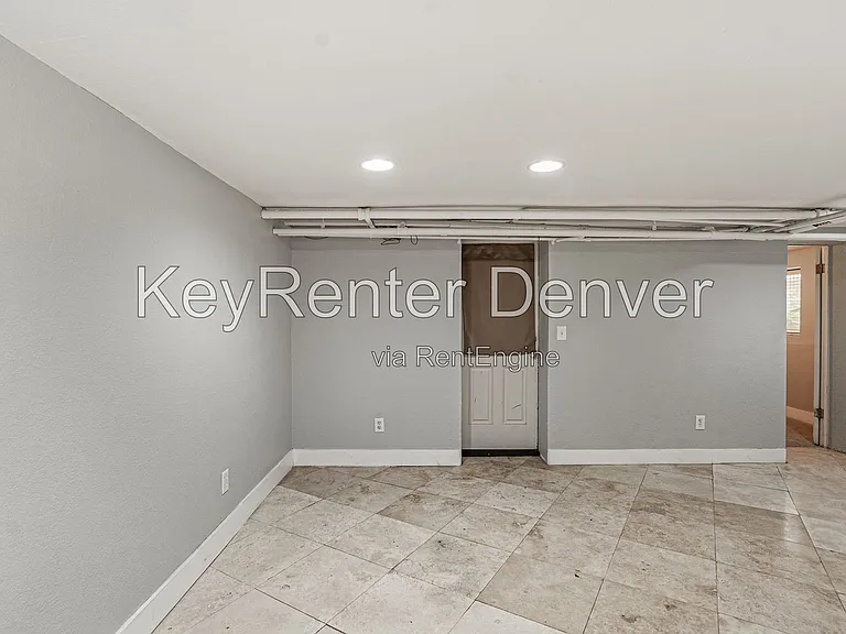 945 N Washington St #100 — Photo 5