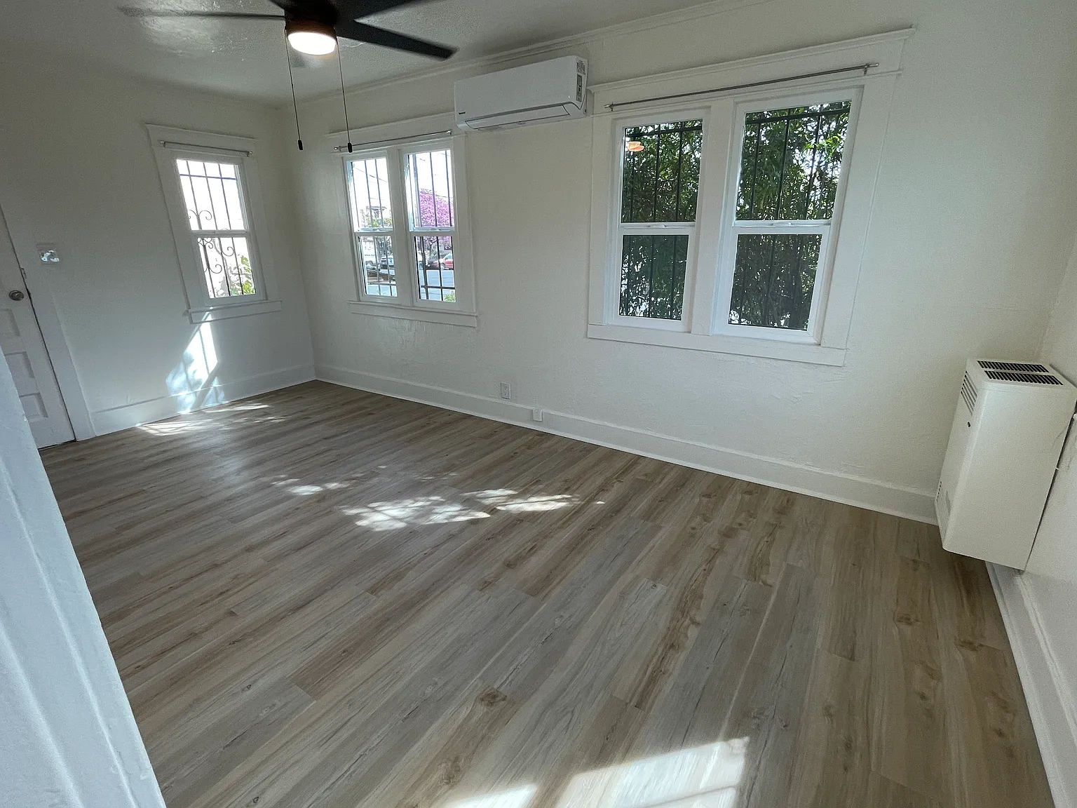 1 bed, 500 sqft, $2,822 — Photo 4