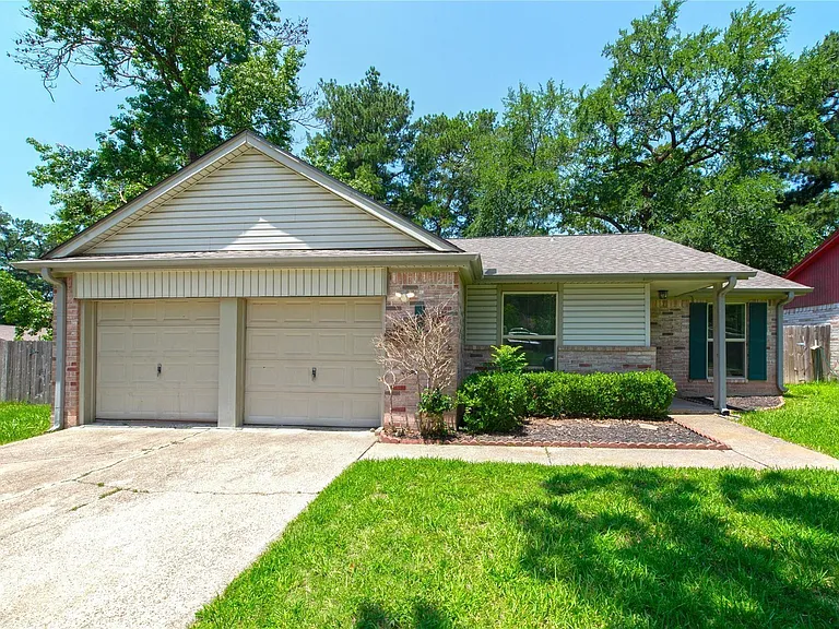 1 Ollerton Dr — Photo 2