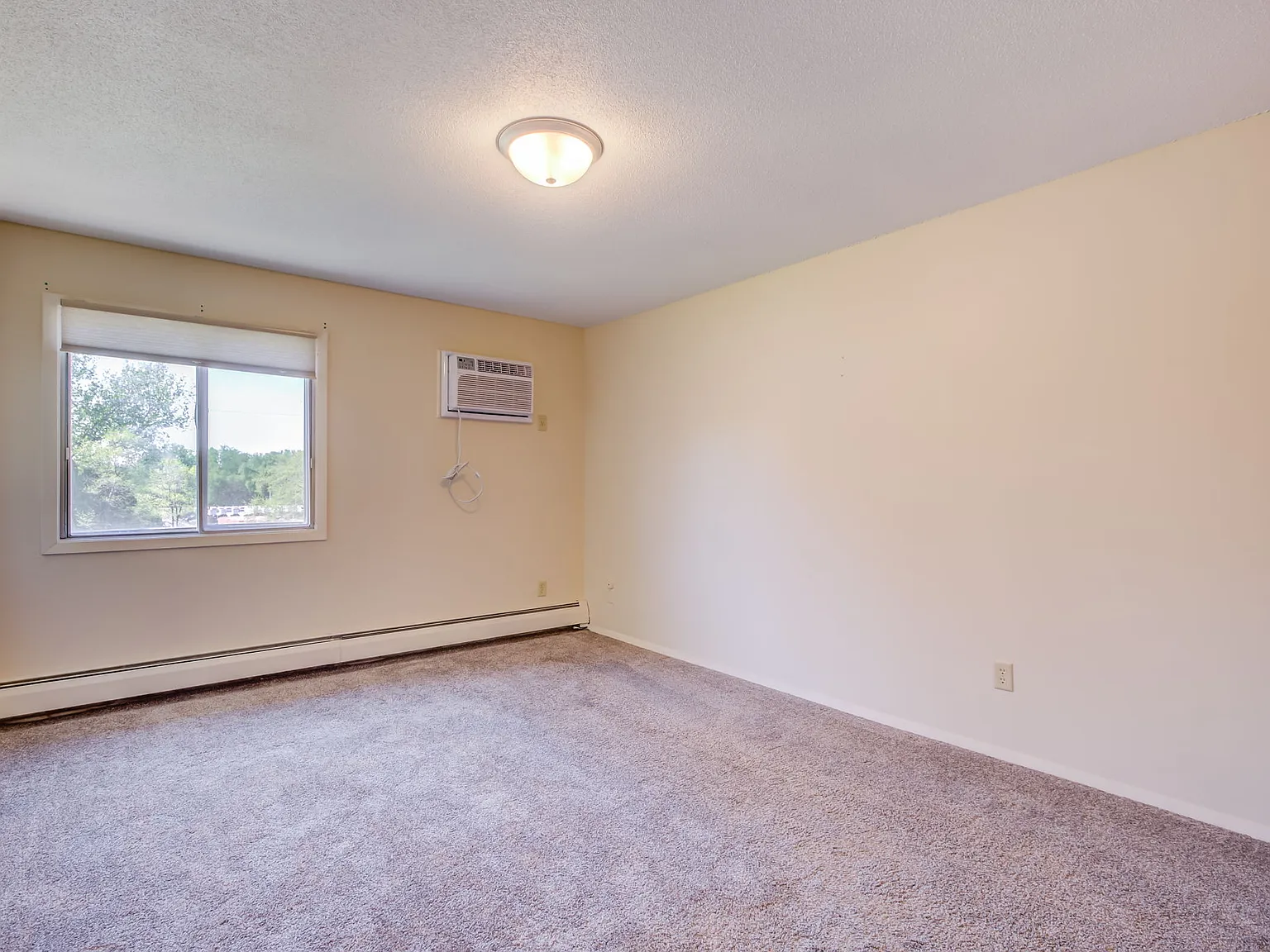 2 bed, 1100 sqft, $1,395 — Photo 3