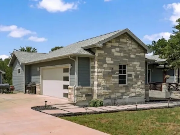 315 LOG CABIN WAY, Poteet, TX 78065