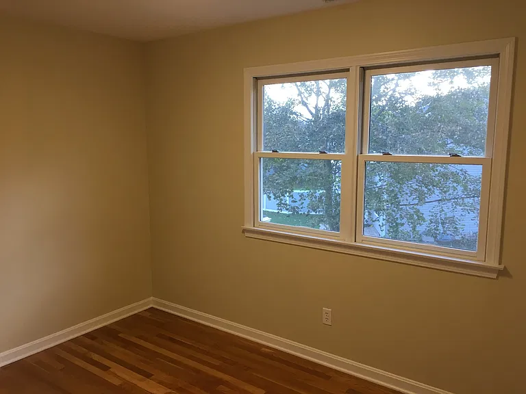 209 Hunyadi Ave — Photo 25