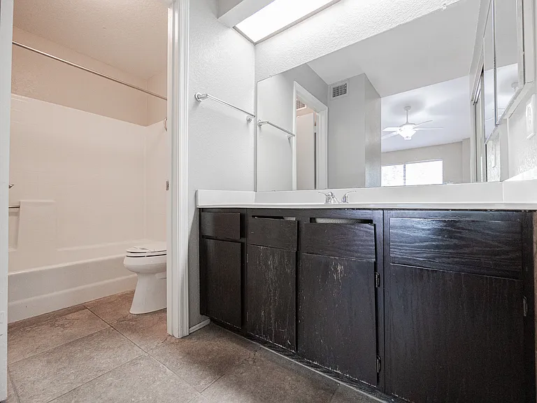 2035 S Elm St #223 — Photo 13