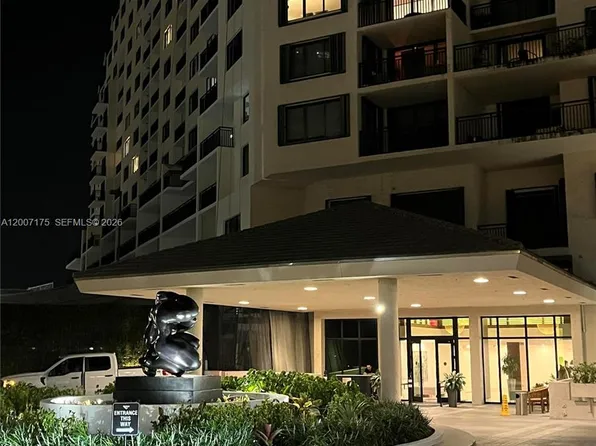 540 Brickell Key Dr APT 1809, Miami, FL 33131