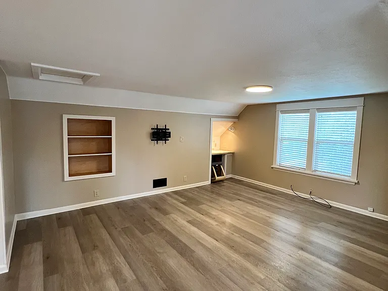 652 Newport Ave #2 — Photo 9