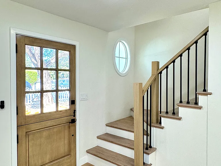 187 Virginia Pl — Photo 2