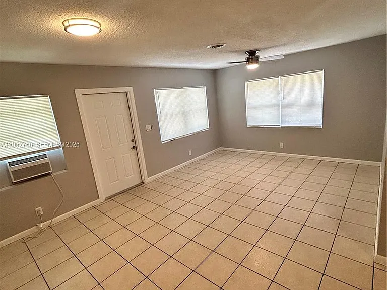 1508 NW 8th Ave #1 — Photo 3