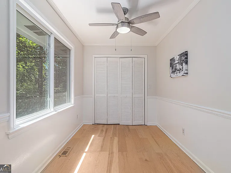 1402 McLendon Dr — Photo 9