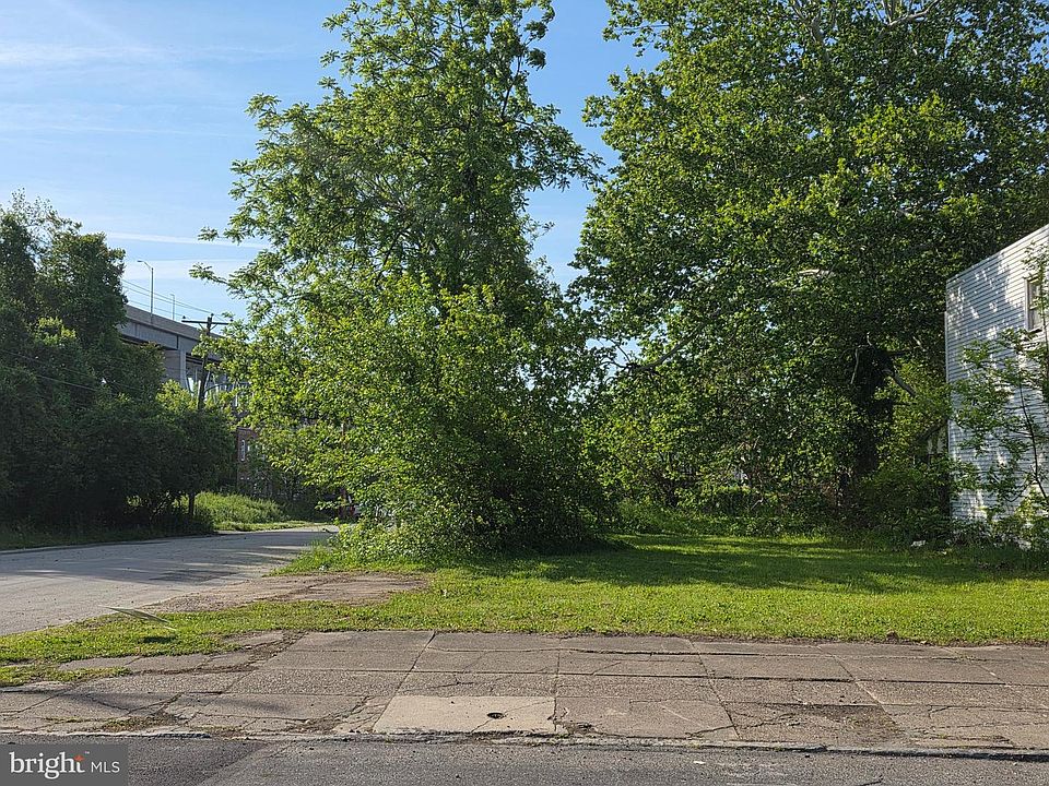 2nd image of 1903 W 3rd St
