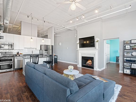 5th image of 1516 S Wabash Ave #706